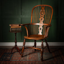 Load image into Gallery viewer, 19th Century English Windsor Chair
